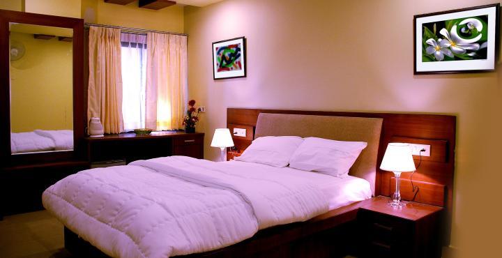 Hotel Sri Madhura Inn Hyderabad Bagian luar foto