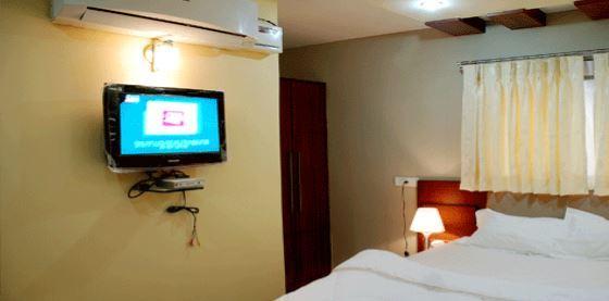 Hotel Sri Madhura Inn Hyderabad Bagian luar foto
