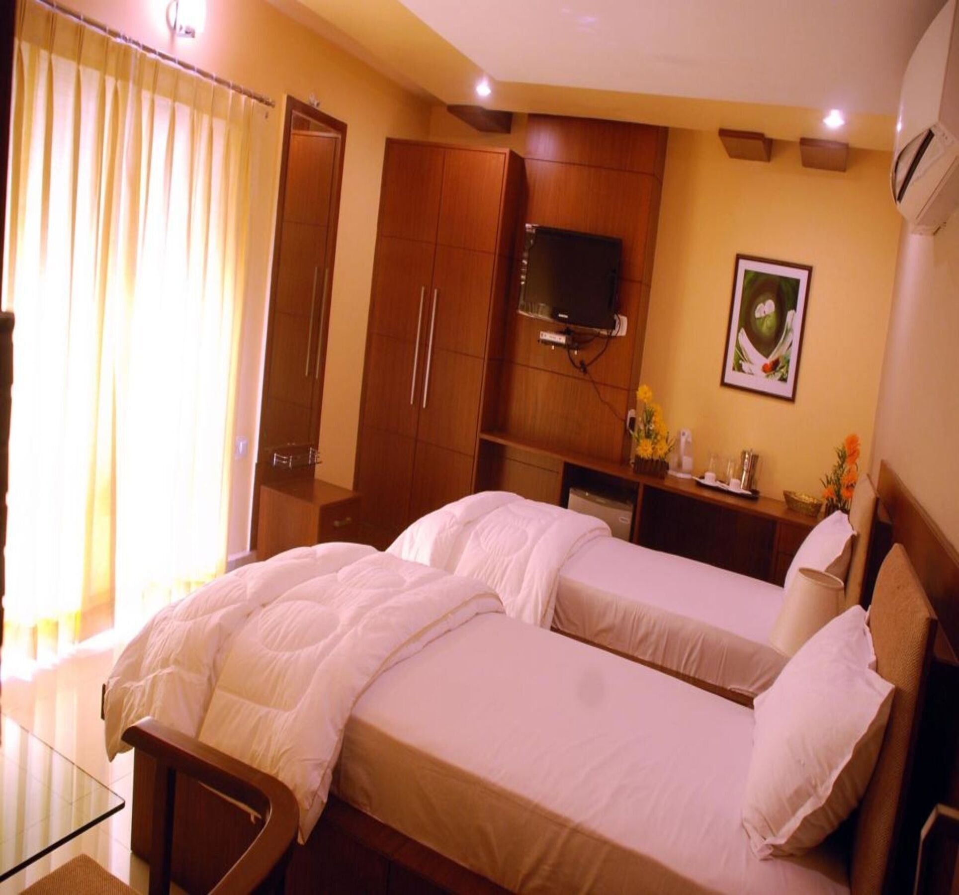 Hotel Sri Madhura Inn Hyderabad Bagian luar foto
